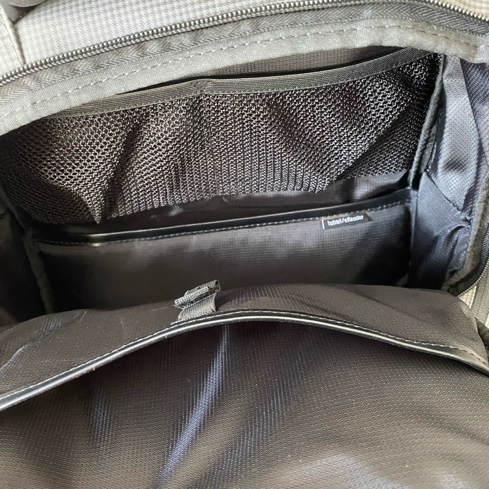 Travel/work backpack - Picture 3 of 4